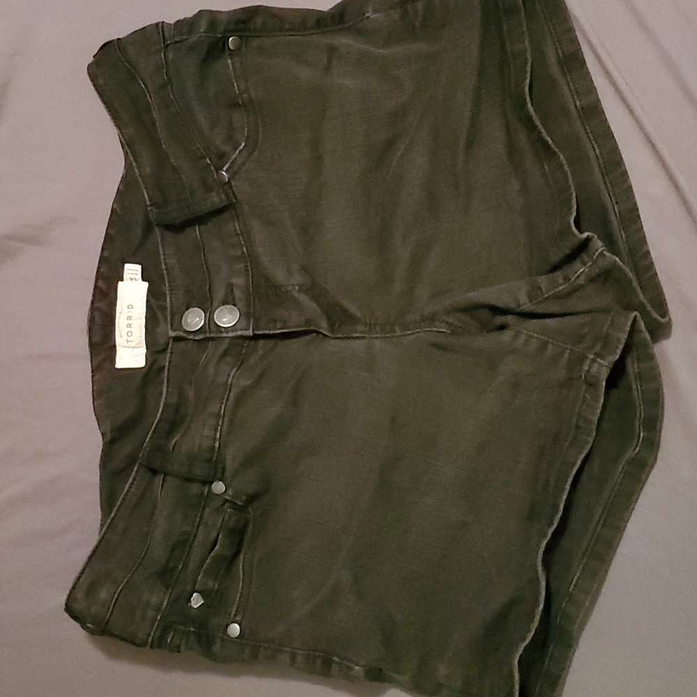 Torrid black jean shorts size 14